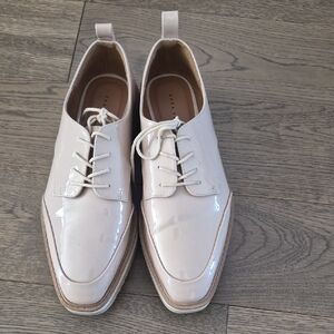 Elegant Cream Patent Leather Men's Oxfords